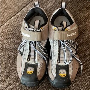 Shimano MT70 spinning/ mountain biking shoes